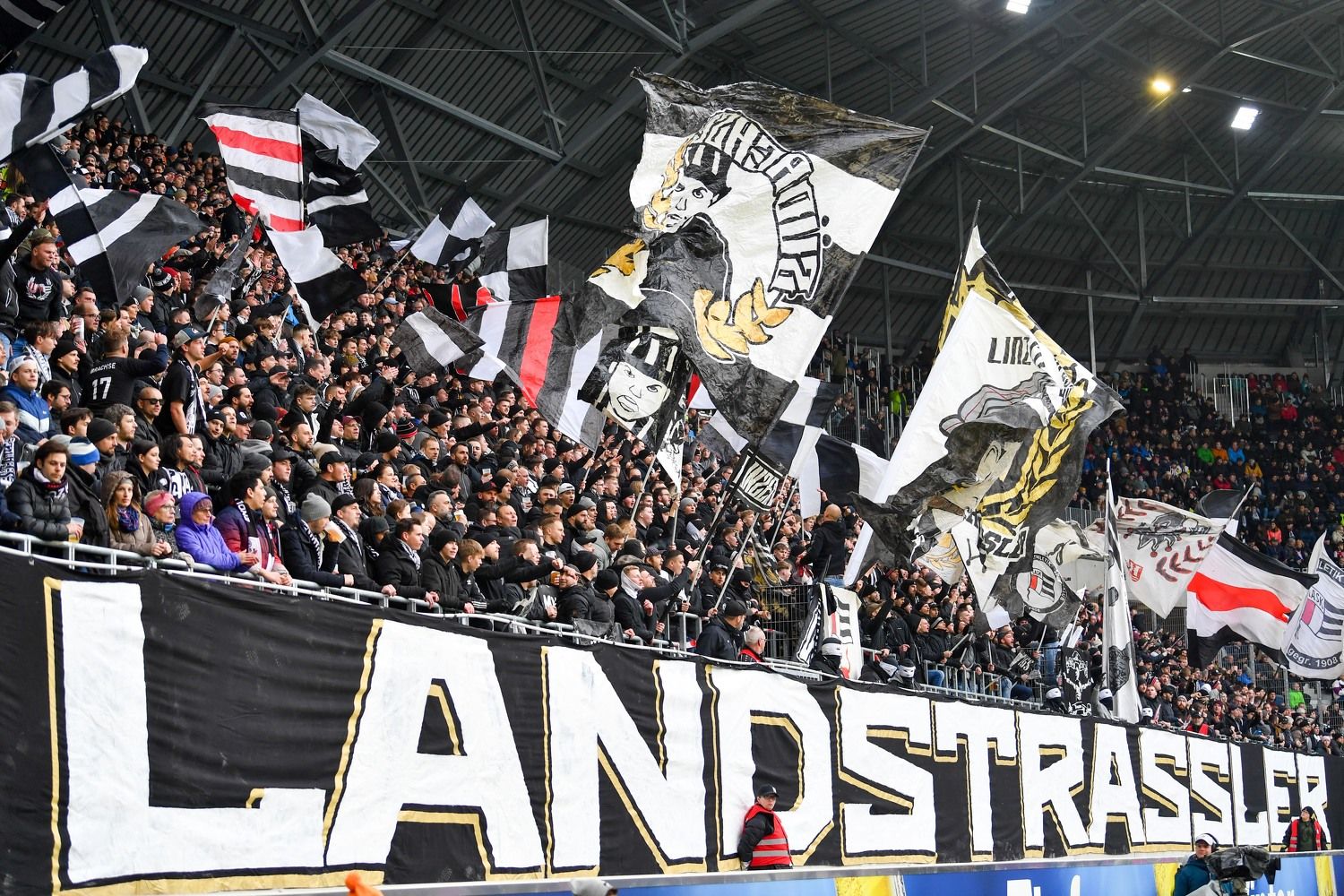 Der neue LASK-Fanblock