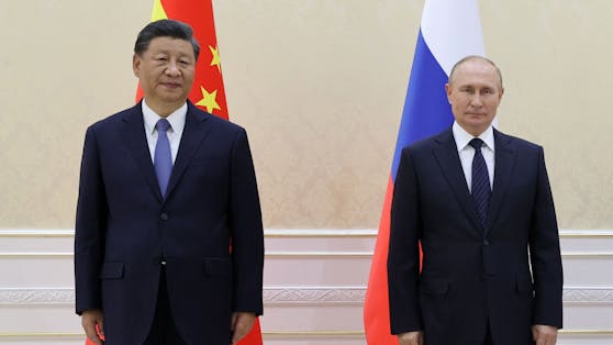 Im September 2022 hat Wladimir Putin&nbsp;(rechts) Chinas Präsident Xi Jinping in Samarkand besucht – nun erfolgte die Gegeneinladung.