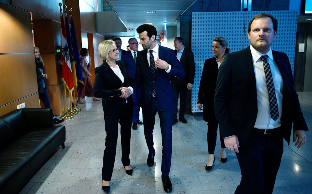 Niederösterreich wird jetzt von Schwarz-Blau regiert.