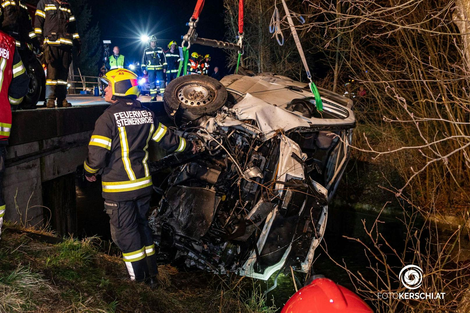 Ein 51-Jähriger aus dem Bezirk Wels-Land fuhr am Samstag gegen 18.15 Uhr von Steinerkirchen an der Traun Richtung Bad Wimsbach.