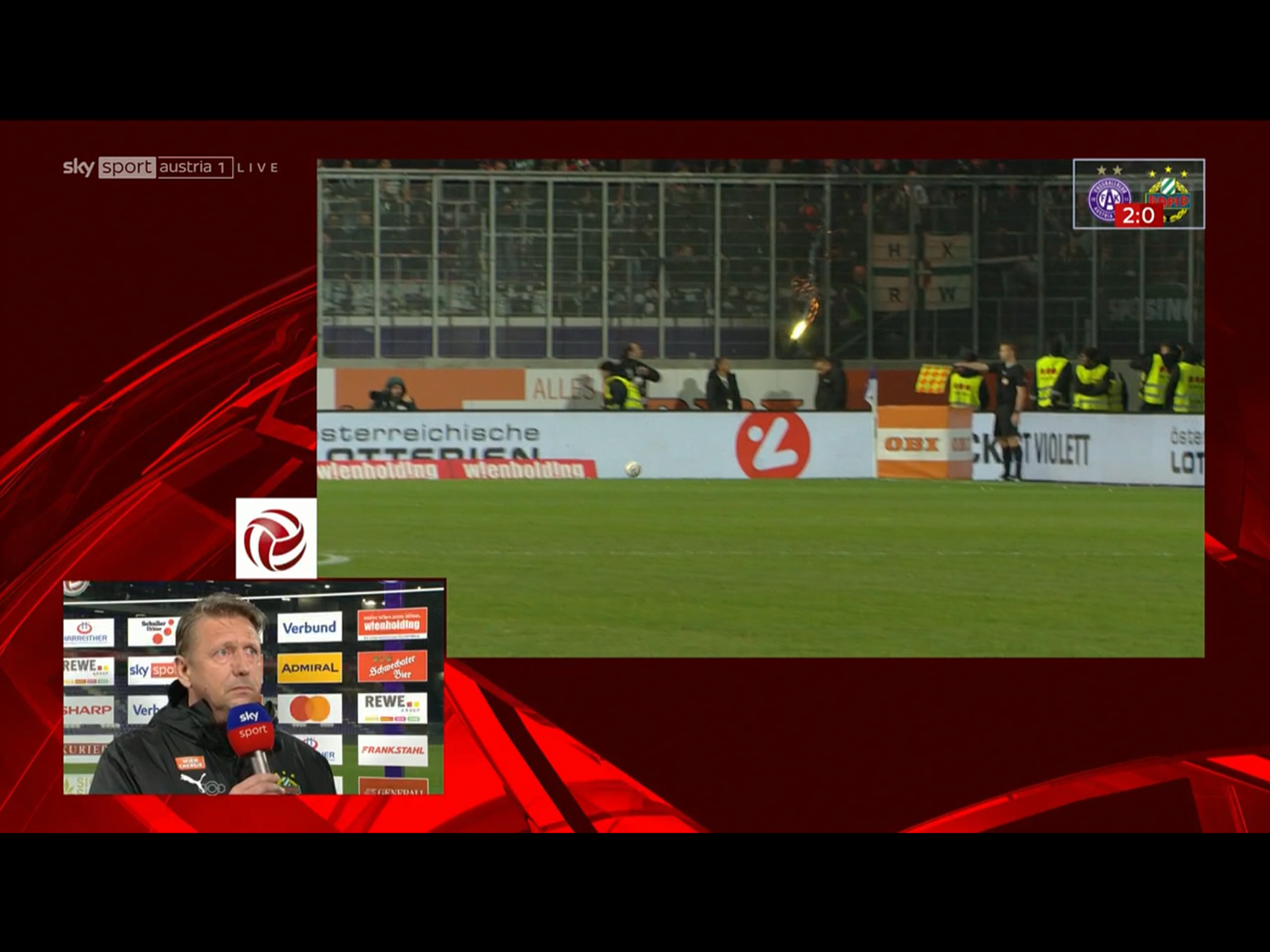 Hier sieht Barisic im Live-Interview, wie der Knallkörper in Richtung Ordner fliegt.