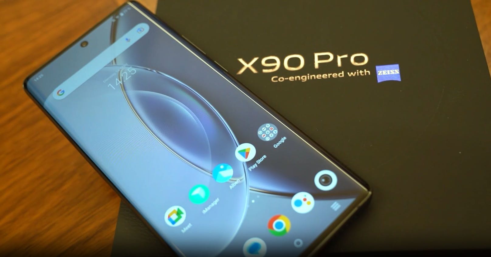 ... aktuellen Highend-Smartphones von Samsung und Xiaomi bringt, sondern das Vivo X90 Pro verfügt auch über eine bisher unbekannte Video-Qualität inklusive einigen ...