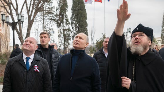 Kremlchef Wladimir Putin ist am Samstag zum neunten Jahrestag der Annexion der Krim auf die Halbinsel im Schwarzen Meer geflogen.