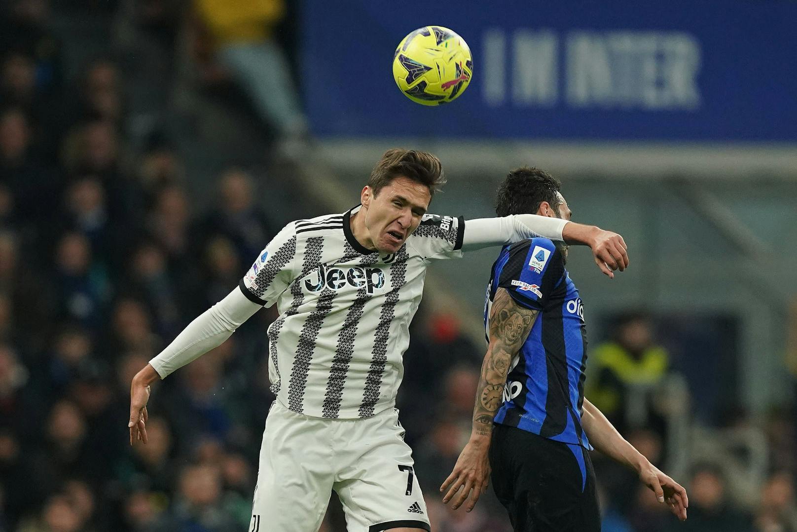 Juventus schlägt Inter, Napoli stürmt Richtung Titel