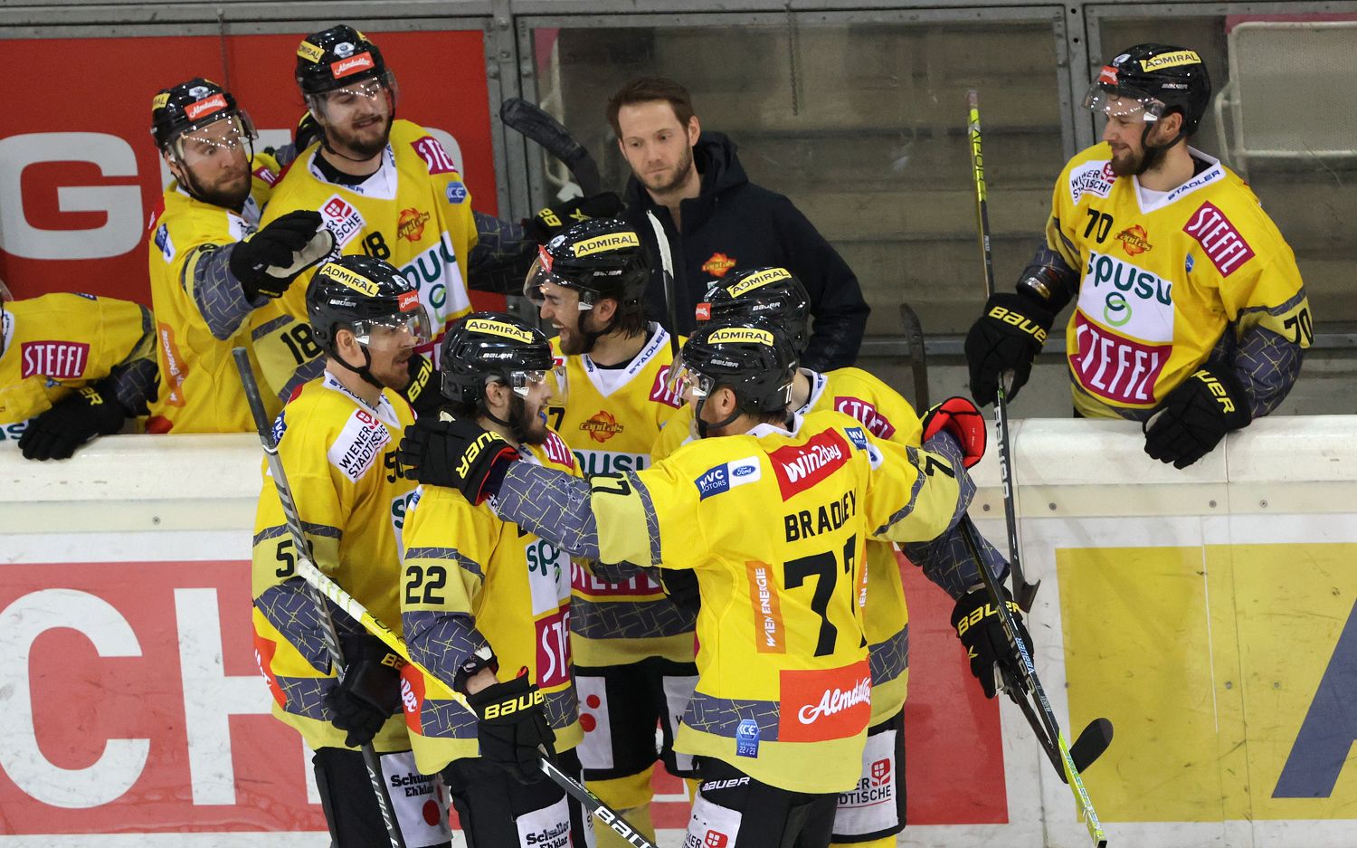 Die Caps jubeln über den Halbfinal-Einzug.