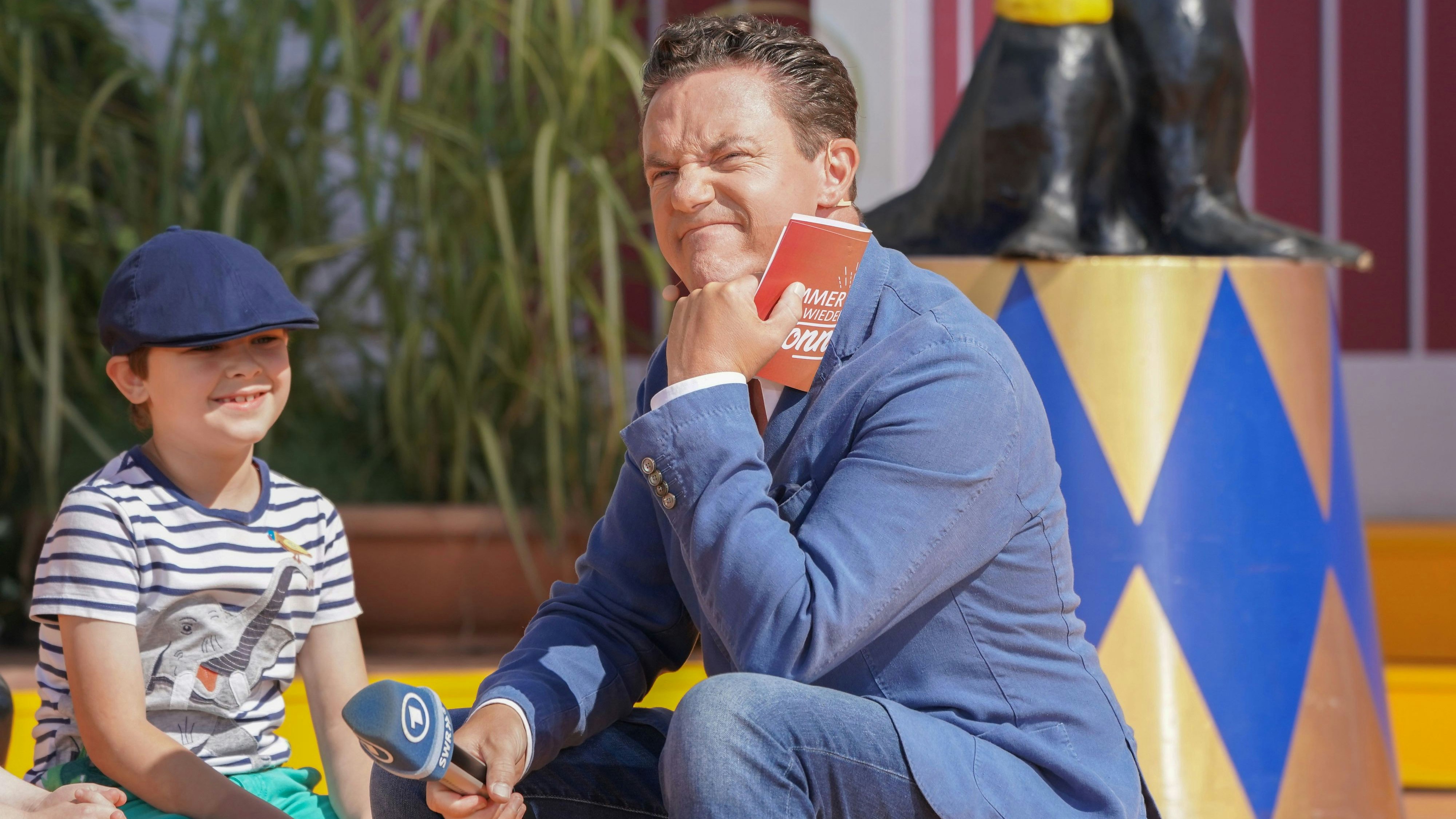 Download von www.picturedesk.com am 19.03.2023 (10:17).  ACT action_39586040 -- Stefan Mross - Immer wieder sonntags - Staffel 9.Bunter Programmmix aus Schlager und Volksmusik in der IWS Arena.Deutschland, Rust, Europapark, 07.08.2022 - 20220807_PD14950 - Rechteinfo: Rights Managed (RM)