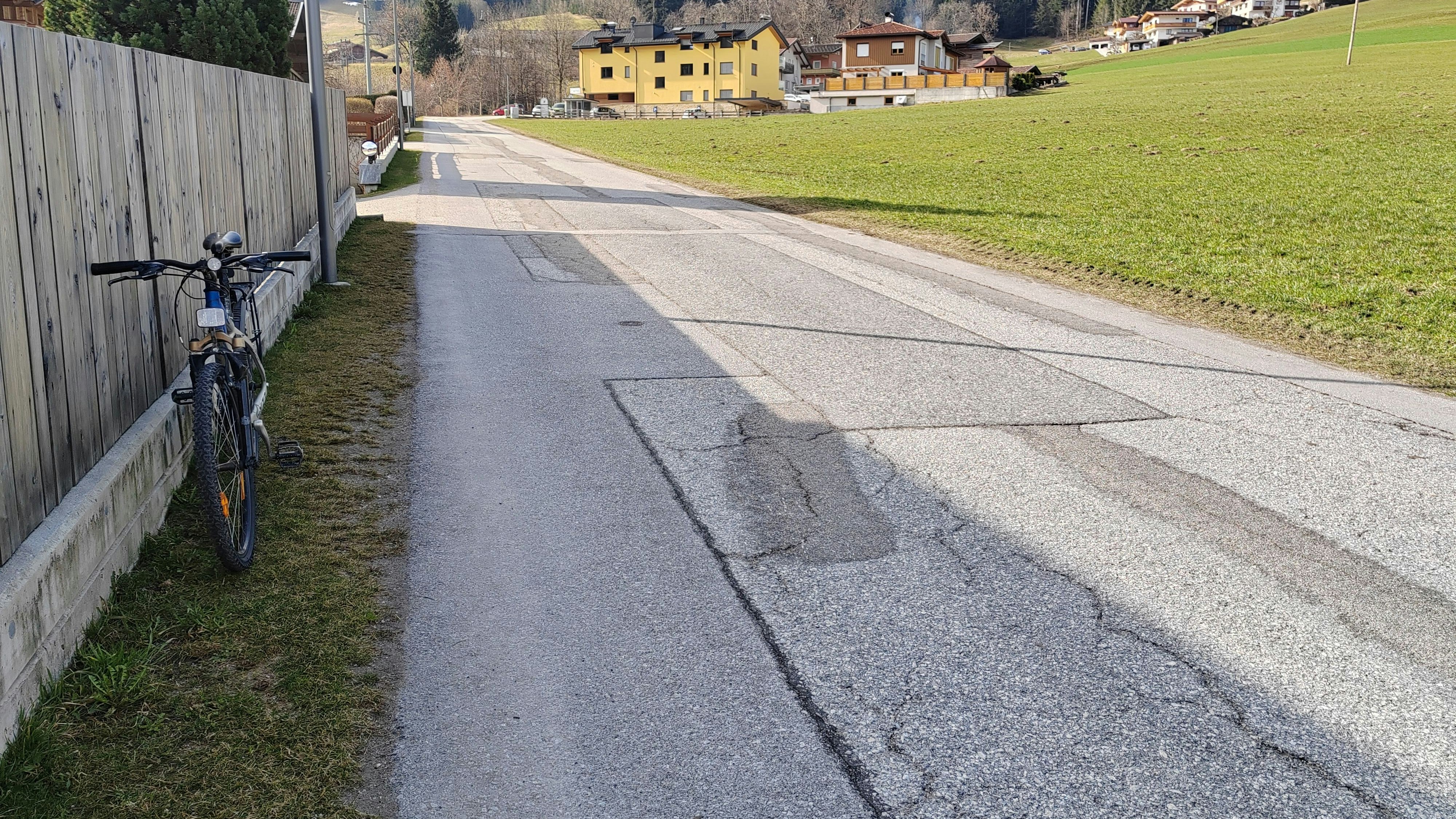 Der Mann verstarb noch an der Unfallstelle an seinen schweren Verletzungen.