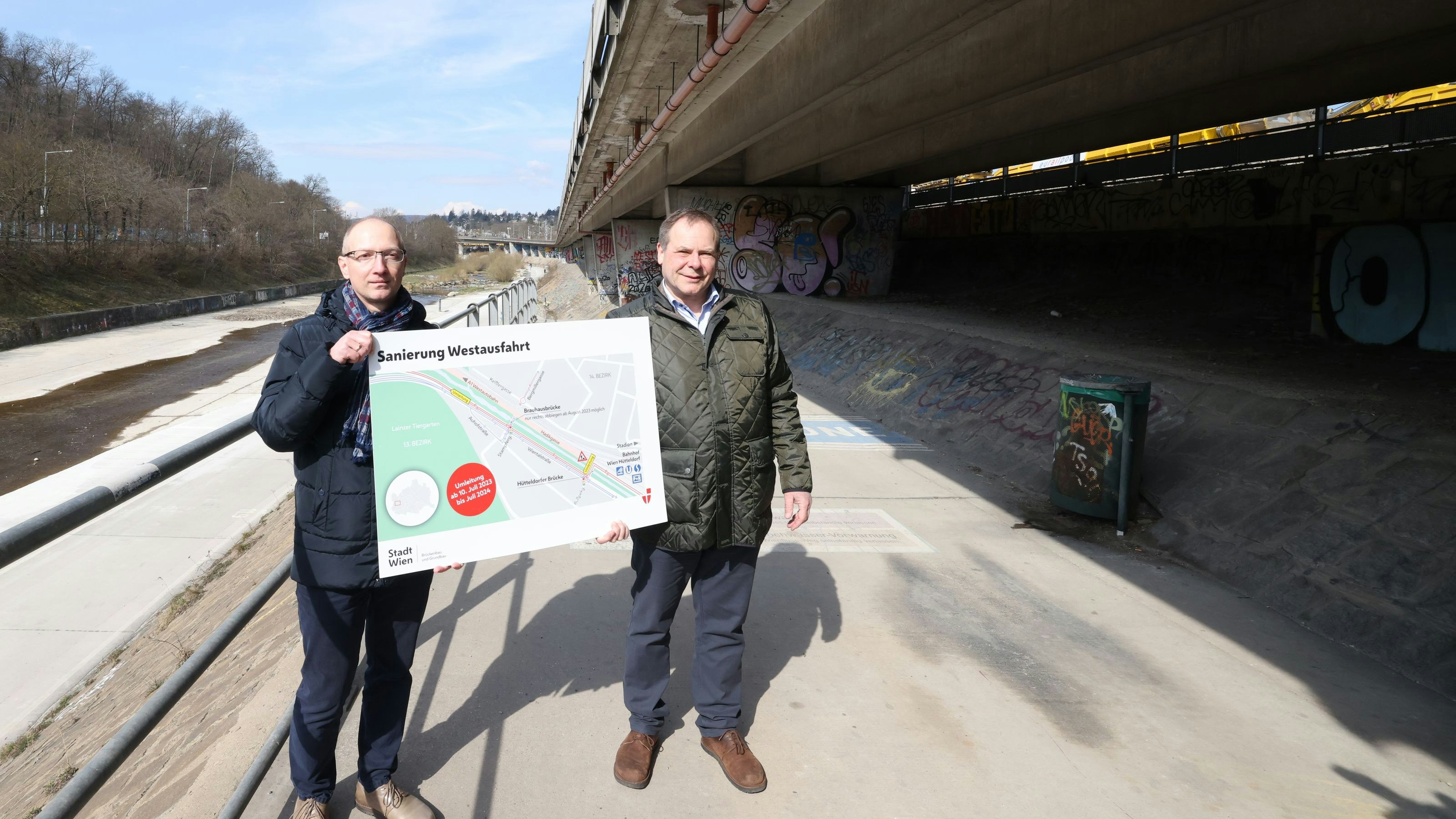 Baustellenkoordinator Christian Zant und Hermann Papouschek, Leiter der Magistratsabteilung Brückenbau und Grundbau.