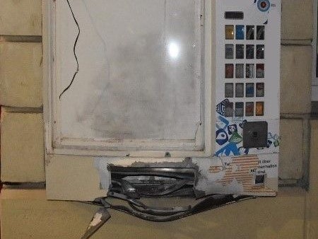 In der Nacht auf Montag wurde ein Zigarettenautomat in Wien-Neubau beschädigt.