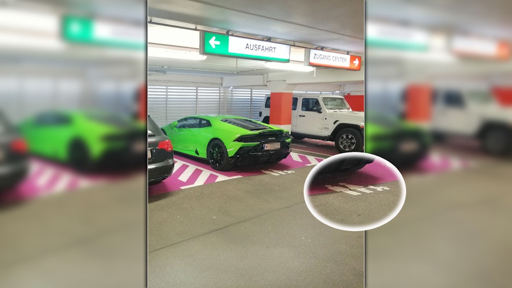 Ob der Zweisitzer der Marke Lamborghini hier den familiären Großeinkauf erledigt, fragte sich ein 
