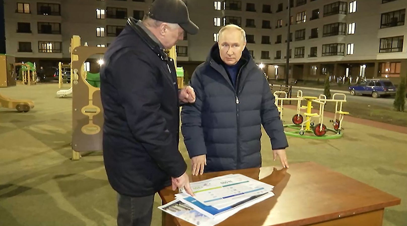 Russlands stellvertretender Regierungschef <strong>Marat Chusnullin</strong> habe Putin über den Stand der Wiederaufbauarbeiten informiert.