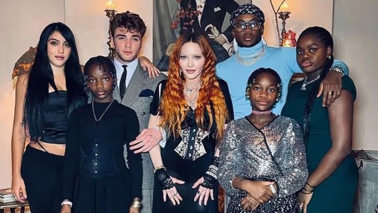 Madonna und ihre sechs Kinder.