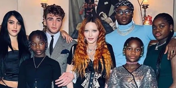 Madonna und ihre sechs Kinder.