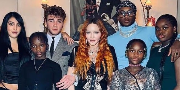 Madonna und ihre sechs Kinder.