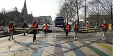 Klima-Kleber blockieren wieder Verkehr in Wien
