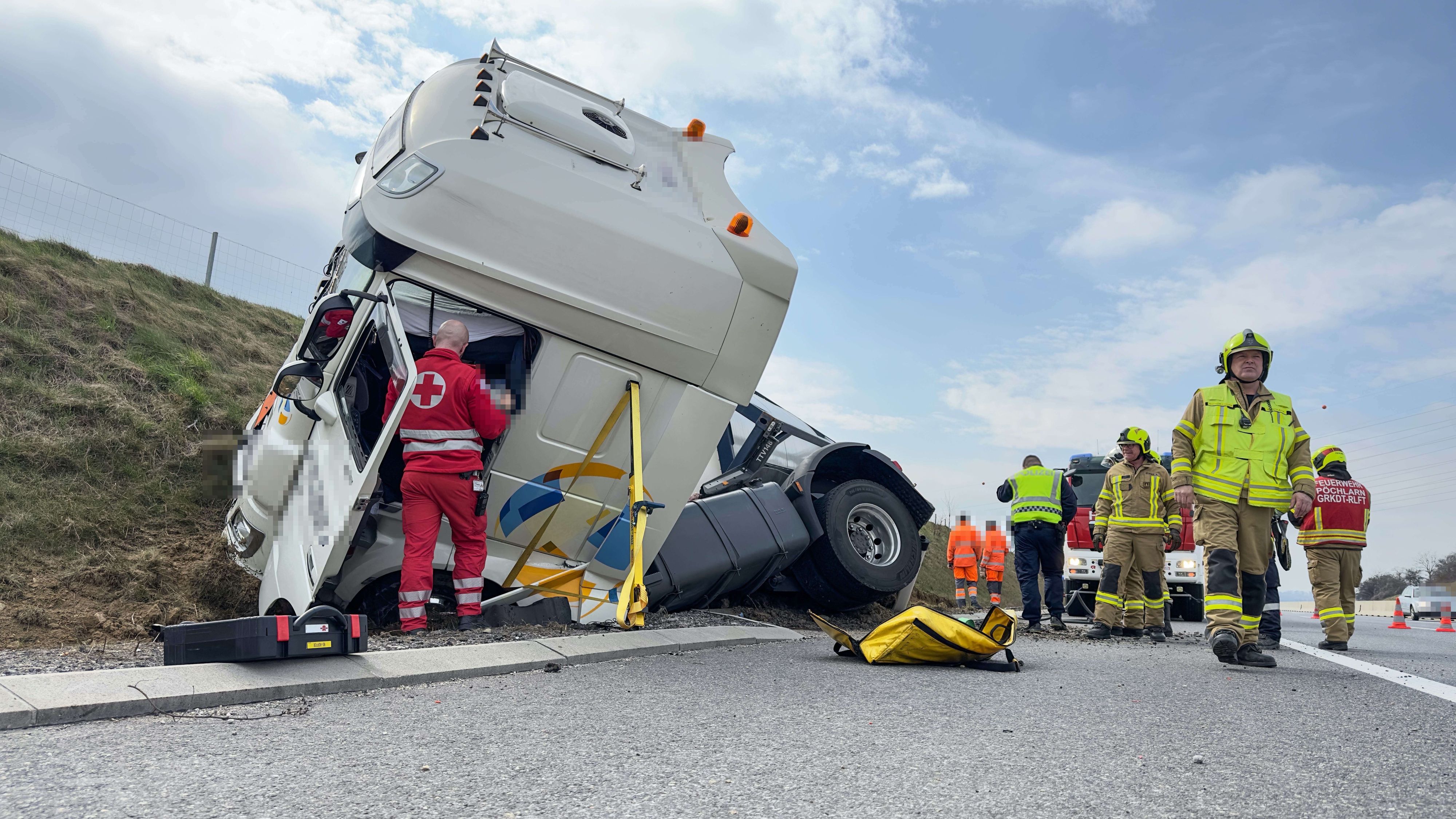 Unfall mit Gefahrengut-Lkw auf der A1