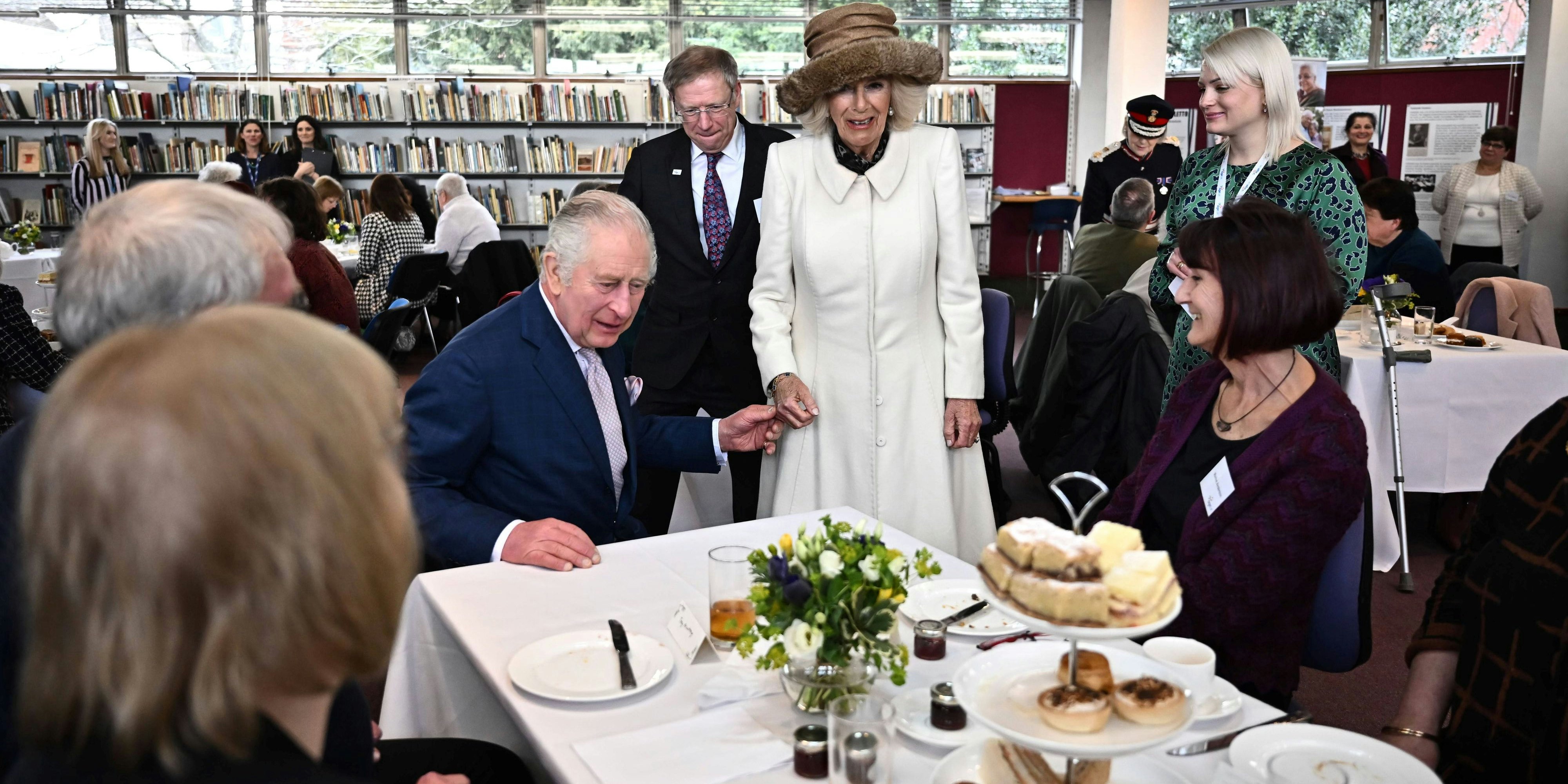 . 07/03/2023. Colchester, United Kingdom. King Charles III and Camilla, Queen Consort, during a visit with Age UK volunteers in Colchester, United Kingdom. PUBLICATIONxINxGERxSUIxAUTxHUNxONLY xi-Imagesx/xPoolx IIM-24204-0050