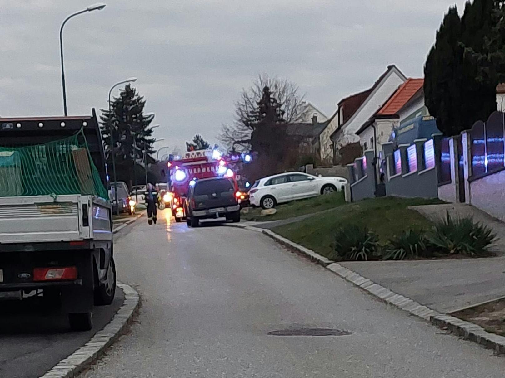 Bei einer Explosion in einem Container nahe einem Wohnhaus in Zillingtal (Eisenstadt-Umgebung) ist eine Person ums Leben gekommen.