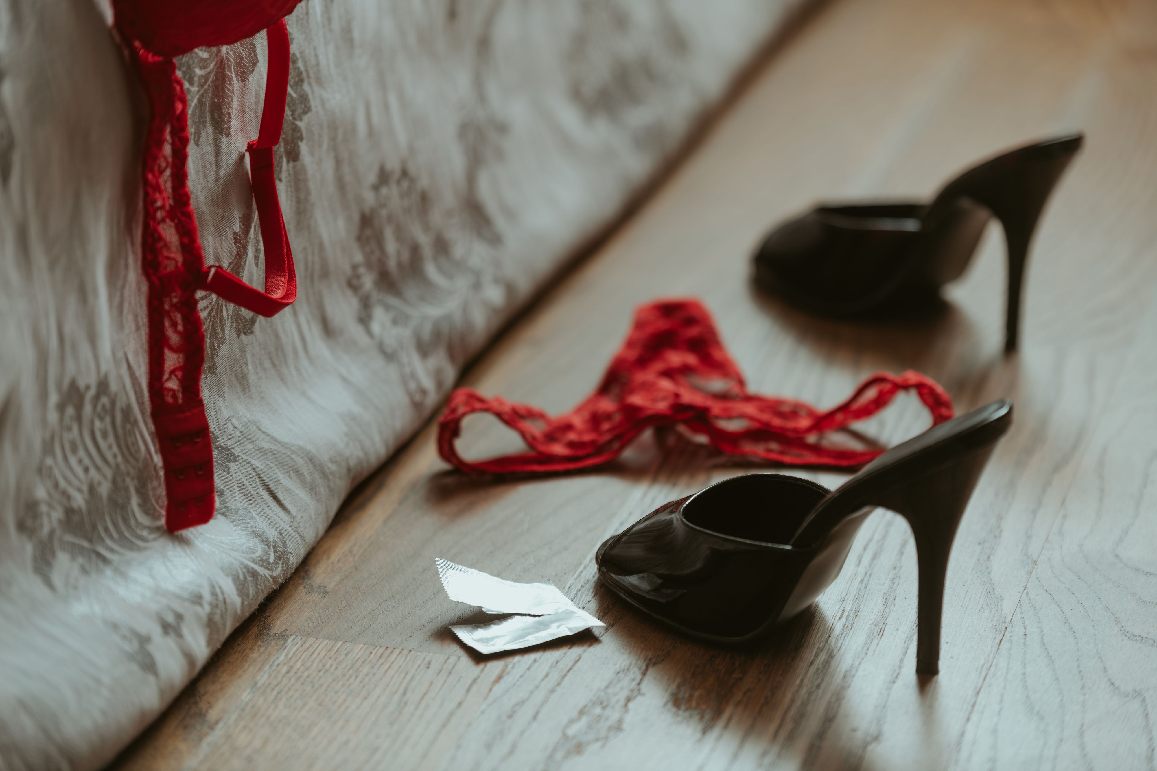 Der Vorfall ereignete sich in einem Hotel. Die Prostituierte befindet sich mittlerweile in einer psychiatrischen Klinik. 