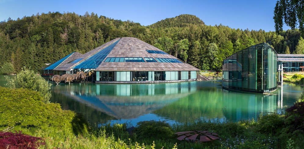 Die Red-Bull-Zentrale in Fuschl am See