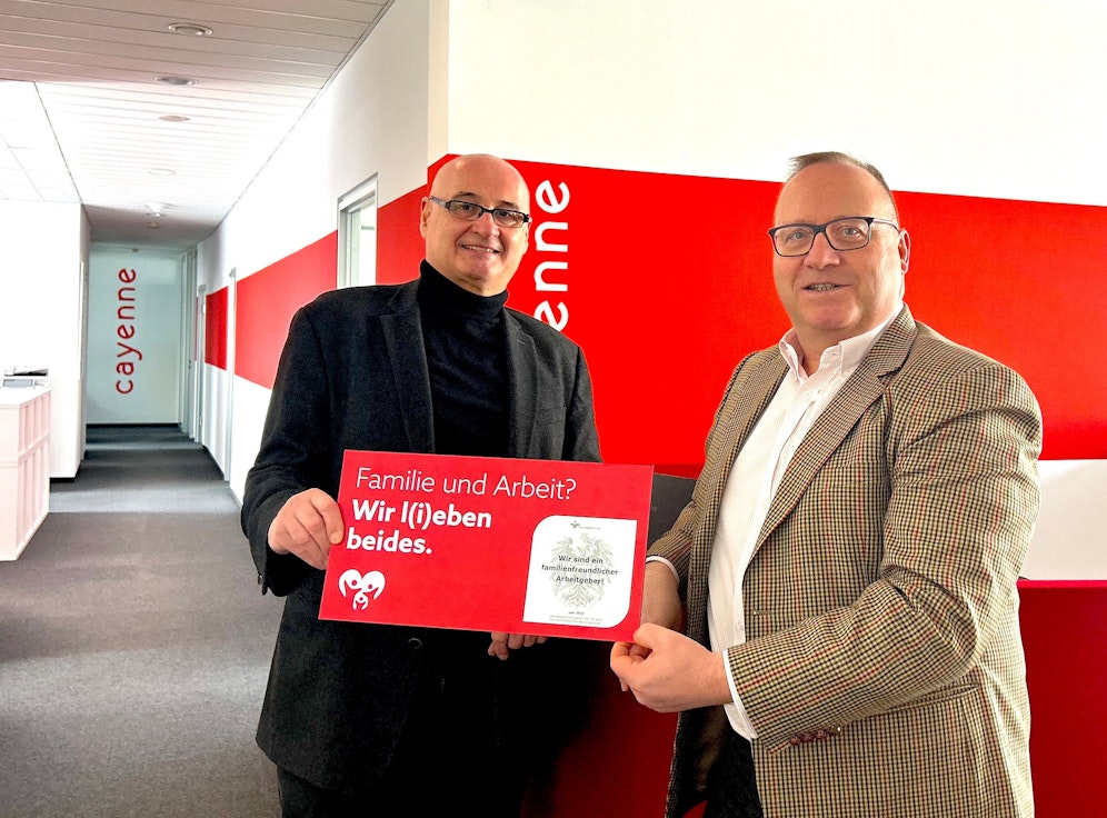 Die Cayenne-Gesellschafter Wolfgang Übl (l.) und Lukas Leitner präsentieren die 4-Tage-Woche bei Cayenne.