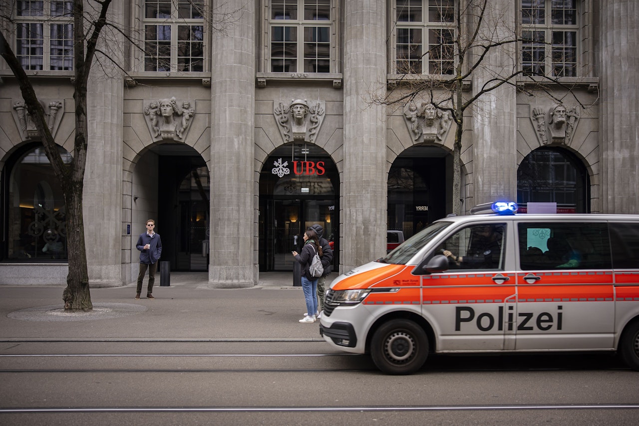 Heute.at - Bub (10) rastet am Schulhof aus und beißt Lehrerin