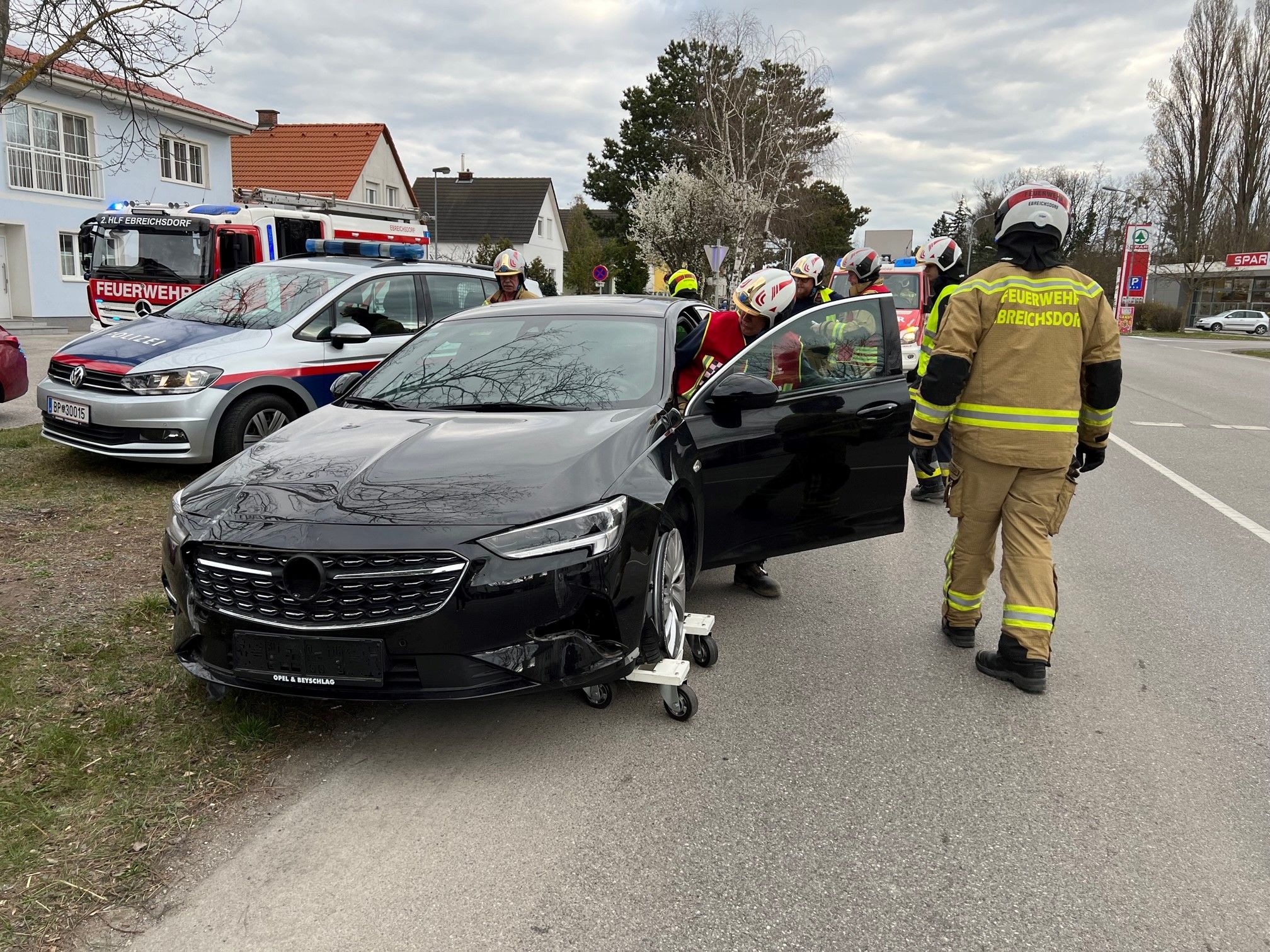 Nach Crash: Senior fuhr mit zwei kaputten Reifen weiter