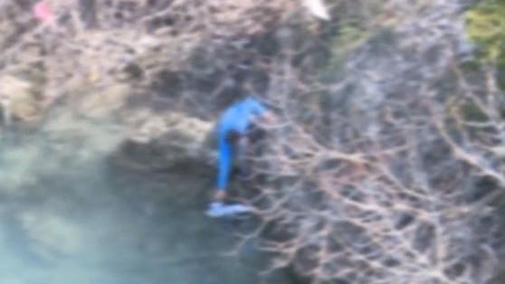 Ein dramatischer Vorfall sorgte in Montenegro für Aufsehen: Garten-Arbeiter zogen ein Säugling aus einem Fluss.