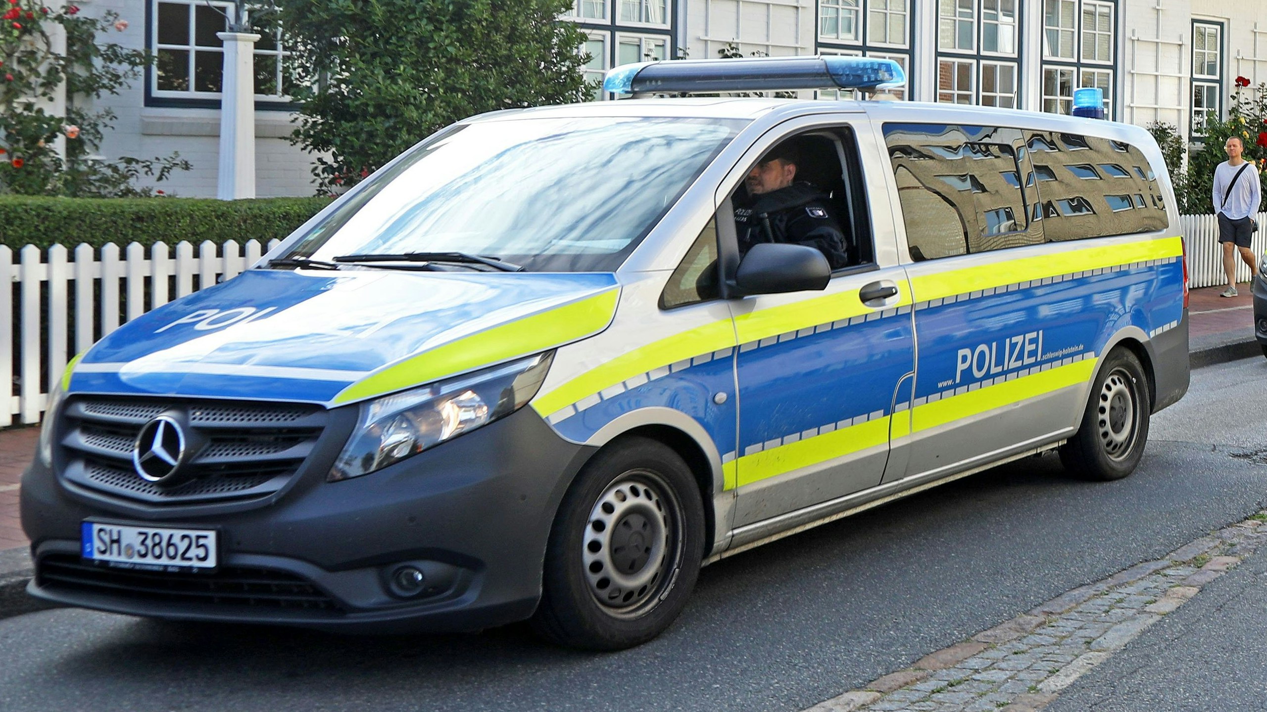 In Deutschland sorgt ein brutaler, qualvoller Angriff auf eine 13-Jährige für Entsetzen.