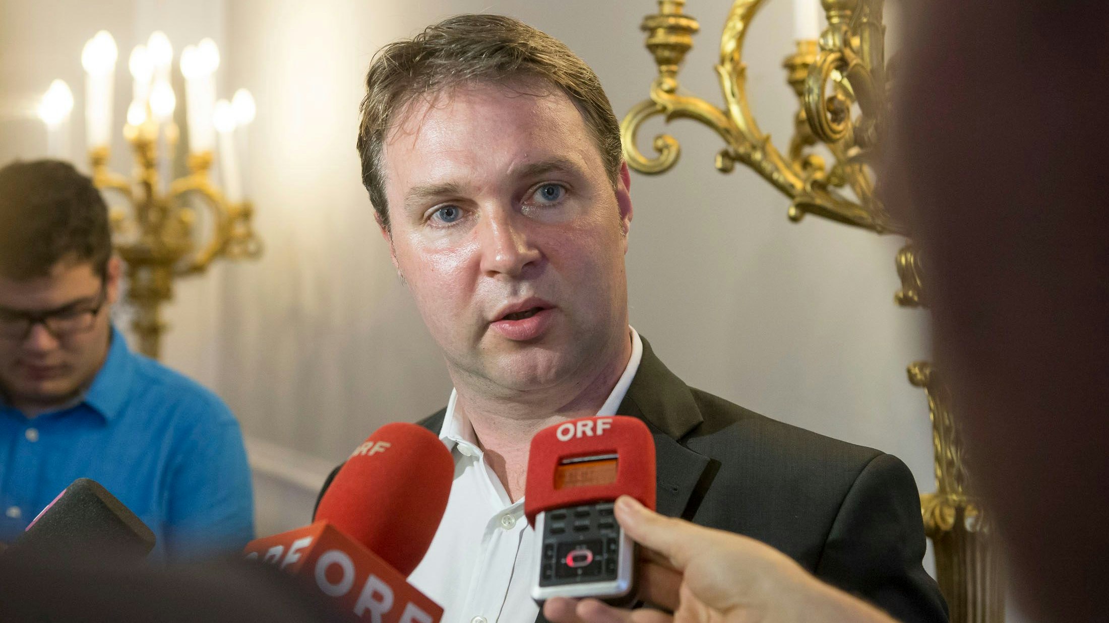 Der Traiskirchner Bürgermeister Andreas Babler fordert Pamela Rendi-Wagner heraus.