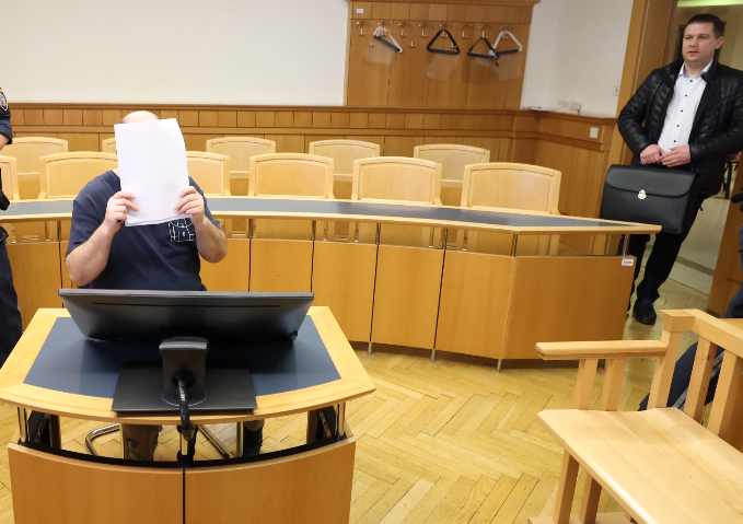 Daumen ab und Salzsäure für Versicherungsbetrug