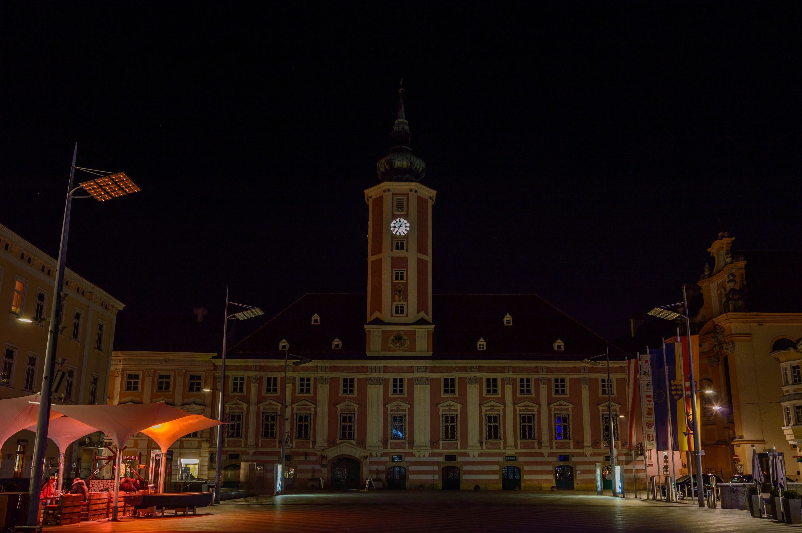 Als Zeichen für den Schutz unseres Planeten und der Forderung nach mehr Klimaschutz, kann jede:r mitmachen indem sie/er am 25. März zwischen 20.30 und 21.30 Uhr die Lichter ausschaltet.