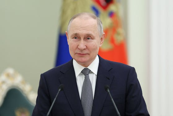 Würde Wladimir Putin nach Ungarn reisen, würde er dort nicht sofort in Handschellen landen.