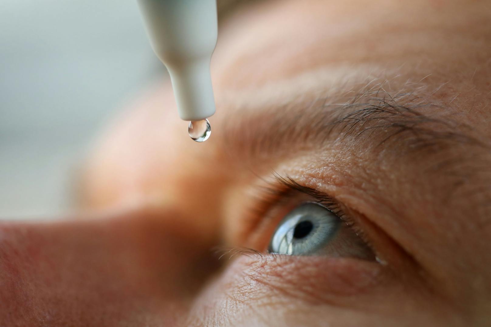 Augentropfen mit Bakterien verseucht – 3 Menschen tot