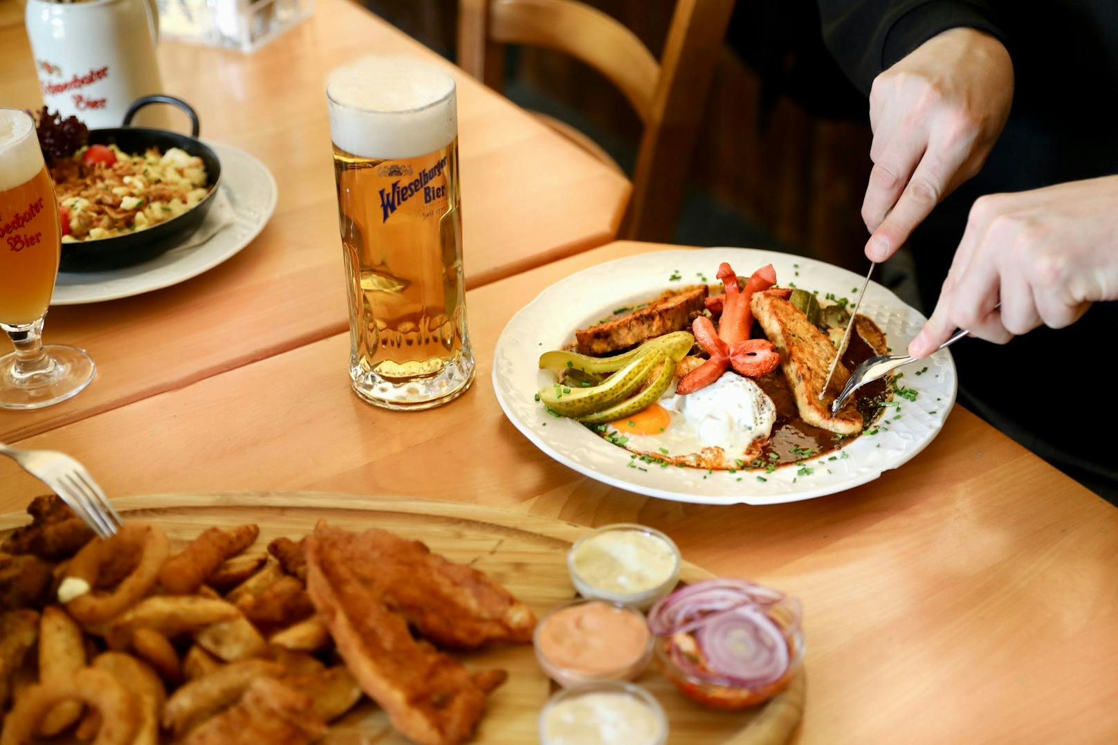 Fiakergulasch im Café Einstein