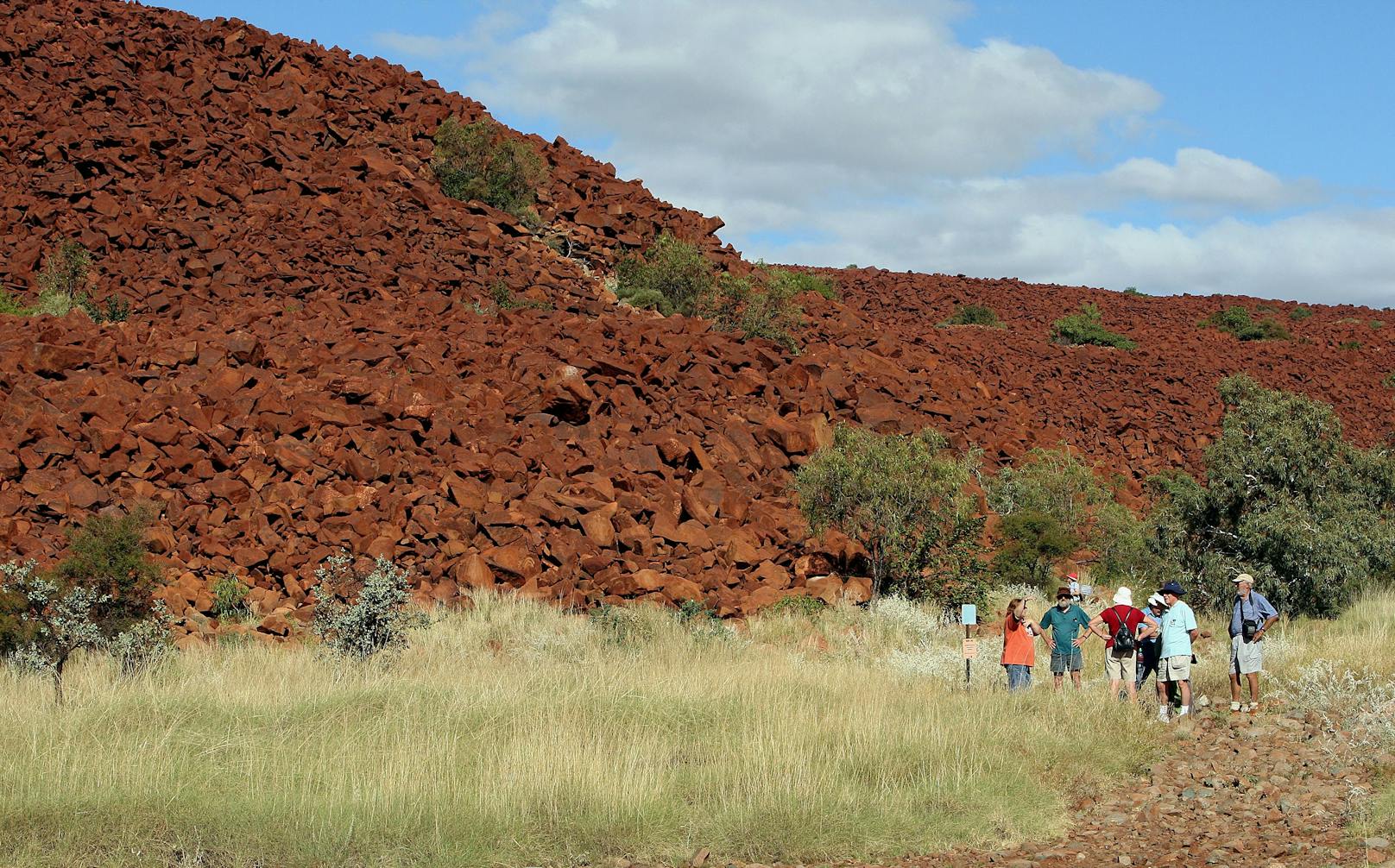 In der Pilbara-Region in Western Australia wurden die ältesten Spherulen-Lagen gefunden.