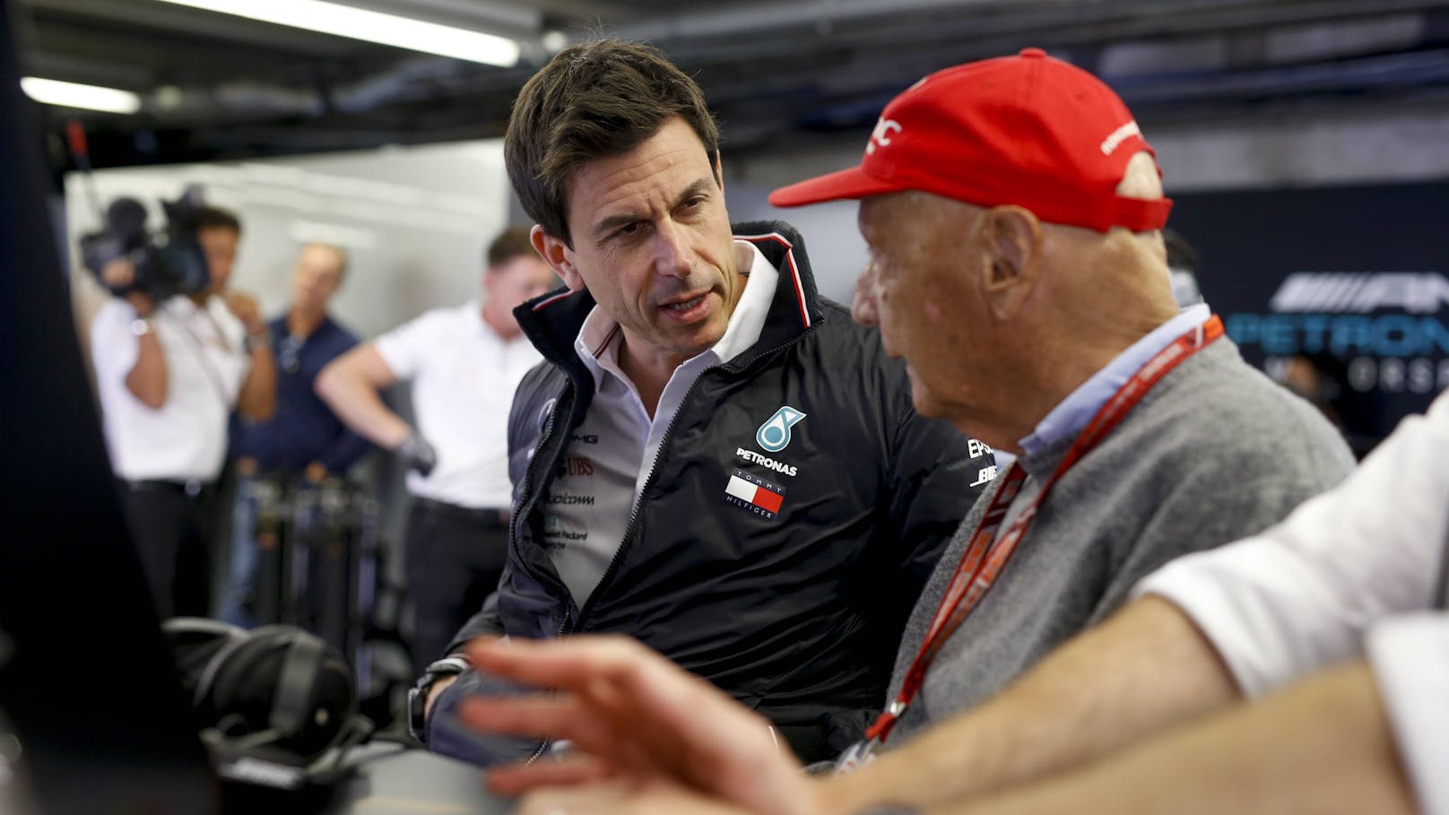 "Ihm fehlt Niki Lauda!" Experte kritisiert Wolff hart