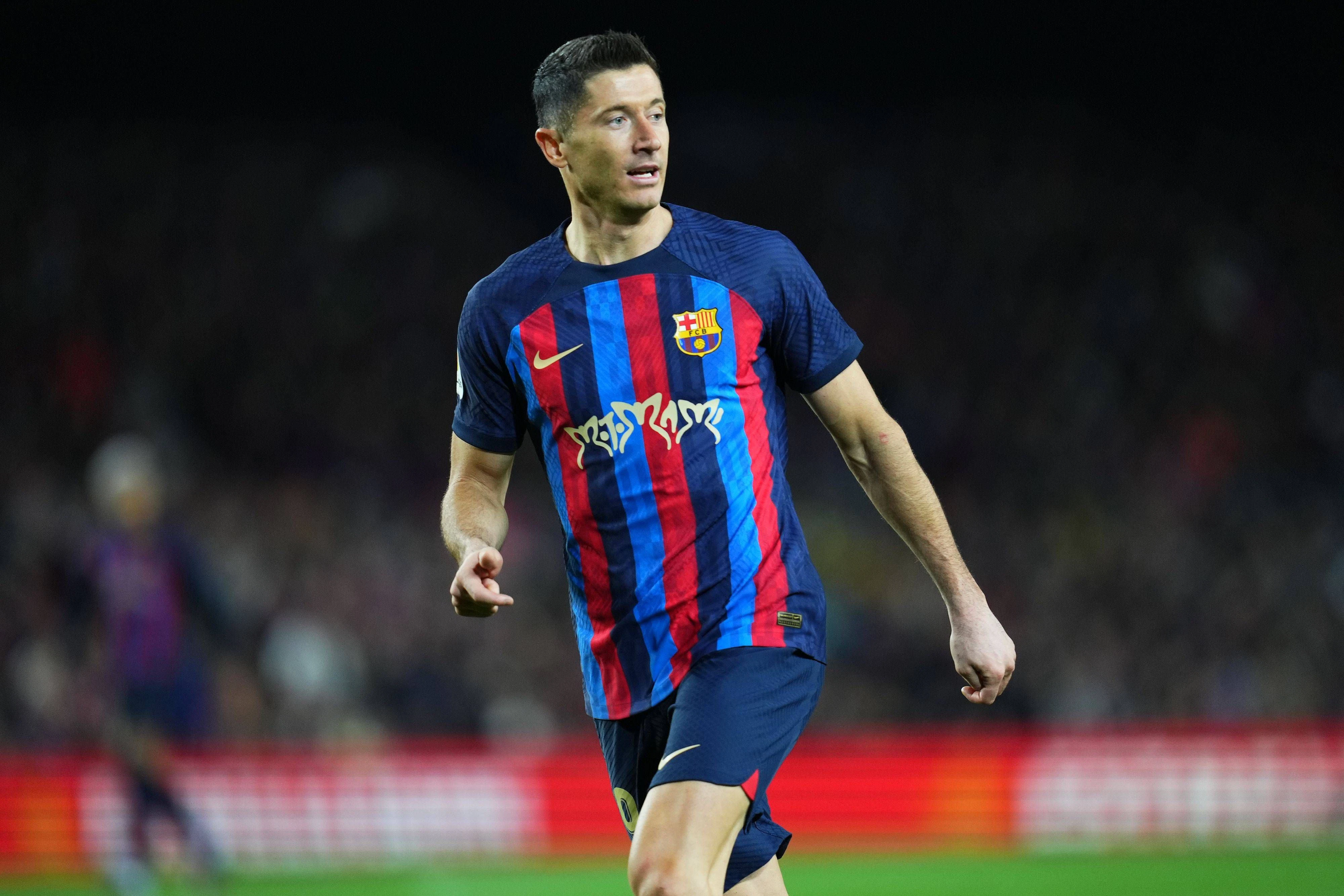 Barcelona-Star Robert Lewandowski könnte den Klub schon im Sommer wieder v erlassen. 