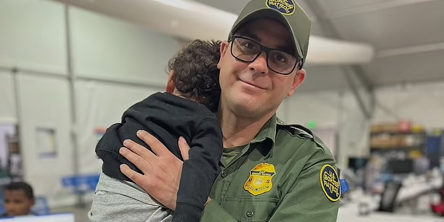 Der kleine Bub wurde gerettet.