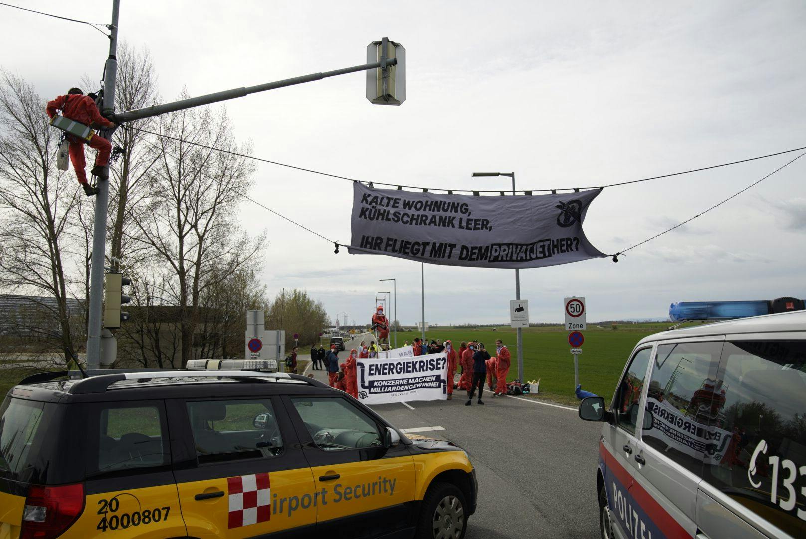 Am Sonntag fand erneut eine Demonstration aufgrund der geplanten Gas-Konferenz in Wien statt.