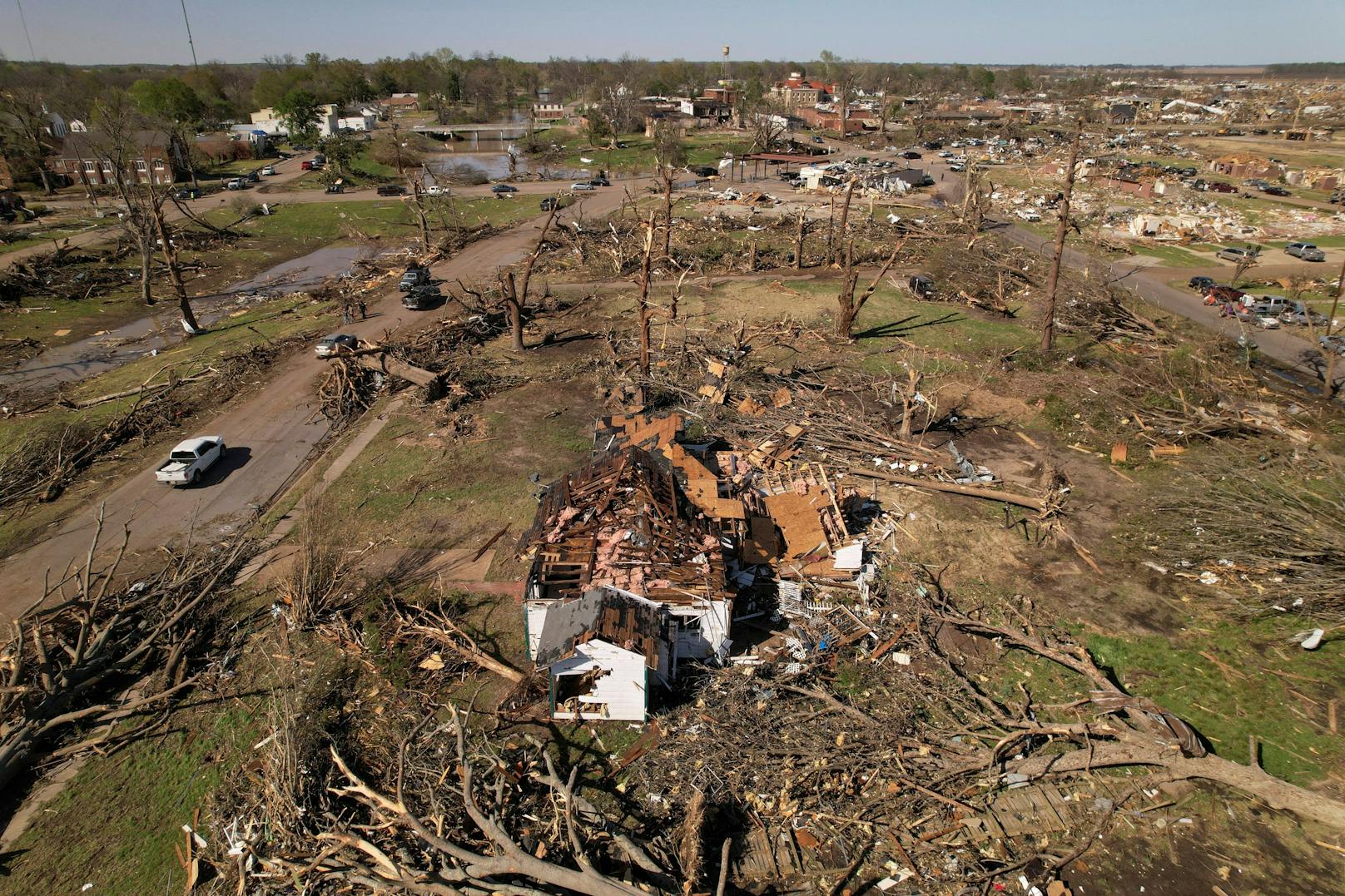 Ein verheerender Tornado hat im Süden der USA für eine Spur der Verwüstung gesorgt.