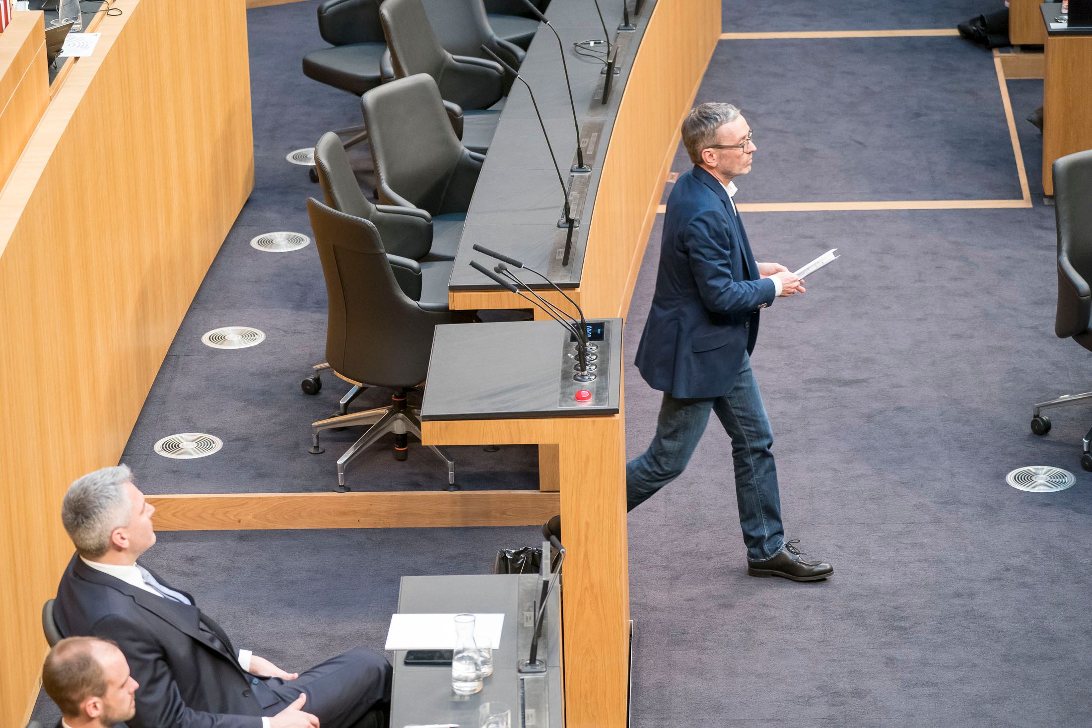 FPÖ-Parteichef Herbert Kickl stellt sich vehement gegen die Rede des ukrainisches Präsidenten im Parlament.