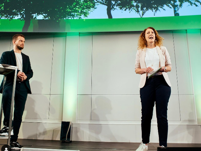 "Voller Einsatz für das Klima und für mehr Bäume in der Stadt", fordern Parteivorsitzende Peter Kraus und Judith Pühringer.