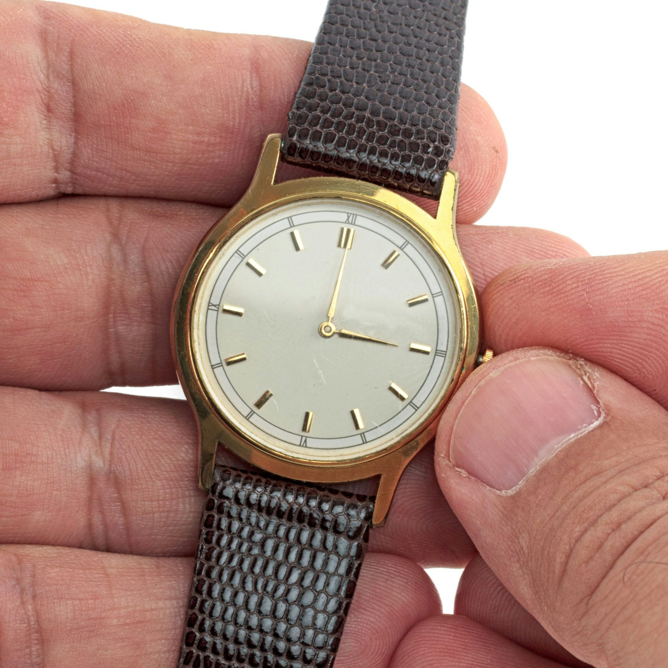 Funkuhren erledigen die Zeitumstellung in der Regel automatisch, an alten Zeiger-Uhren muss oft noch selbst vor- und zurückgedreht werden.