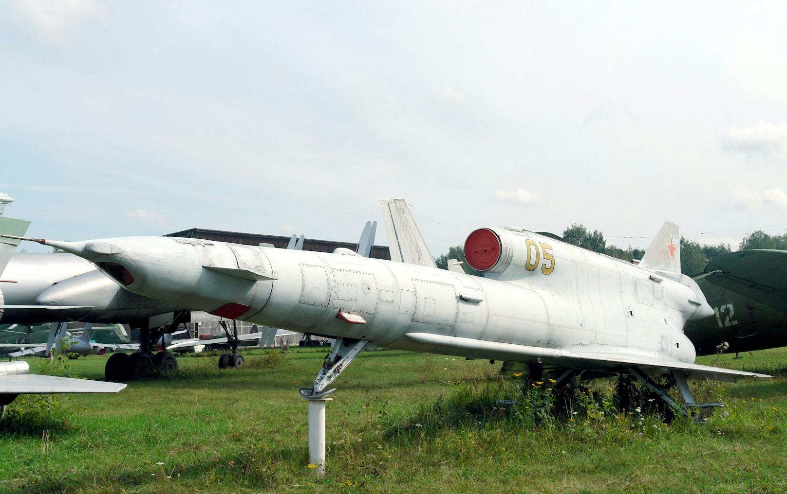 Bei der Drohne handelt es sich nach Angaben russischer Ermittler um eine Tu-141 "Strisch" ("Mauersegler"). Im Bild ein Museumsstück aus Moskau.