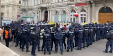 Chaos vor Gas-Konferenz! Polizei kesselt Demo-Zug ein