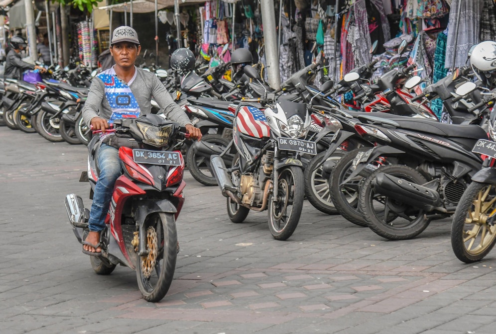 Motorradfahren soll für Touristen auf Bali bald Tabu sein.