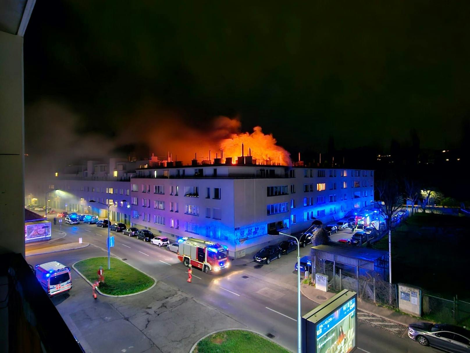 ﻿Flammen-Inferno in Wien-Simmering endet in Großeinsatz
