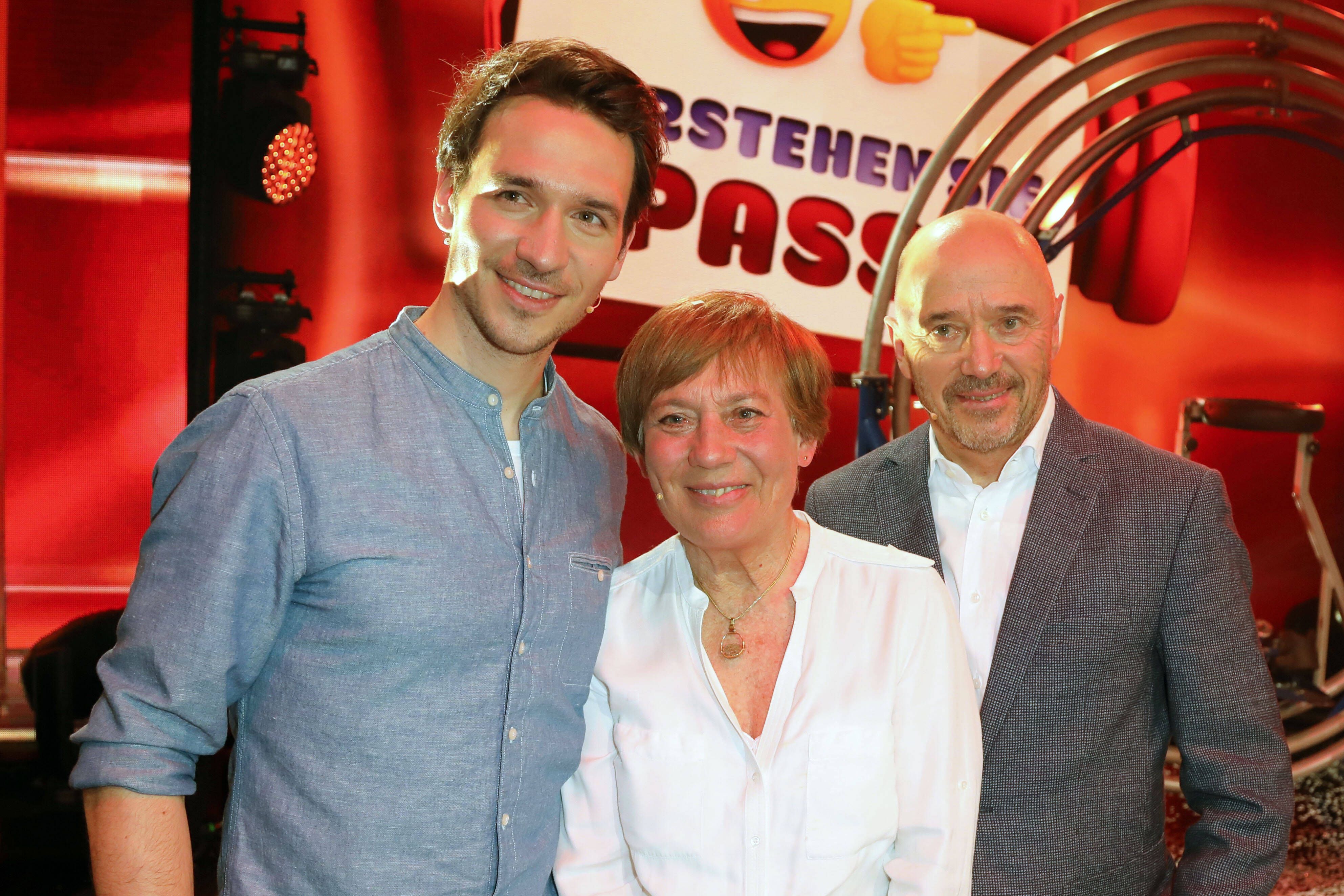 Felix Neureuther (l.) gedenkt seiner verstorbenen Mutter