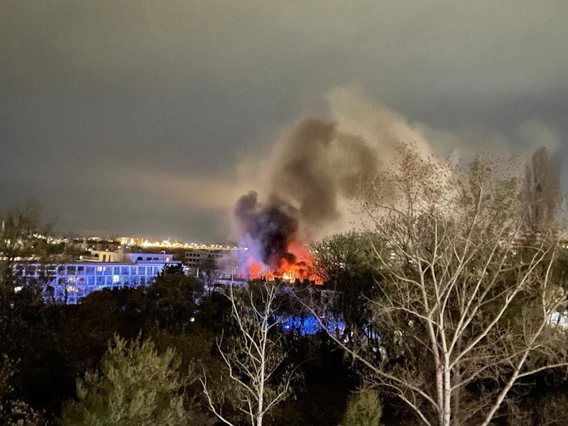 ﻿Flammen-Inferno in Wien-Simmering endet in Großeinsatz